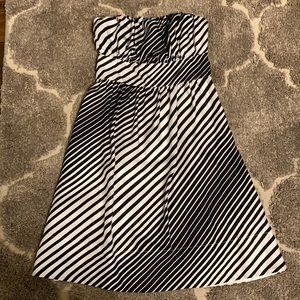 THE LIMITED STRAPLESS DRESS SZ 0